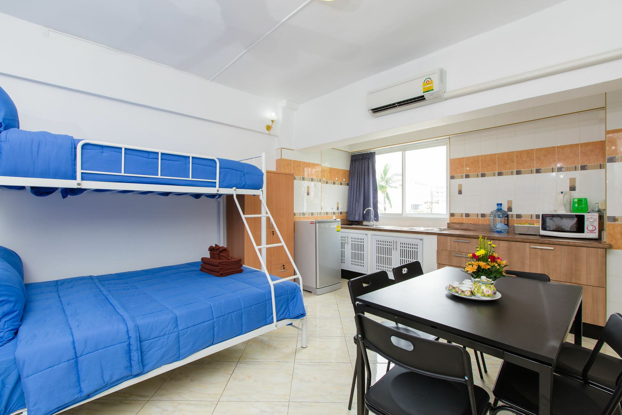 Patong Studio Apartments And Dormitory Exterior foto